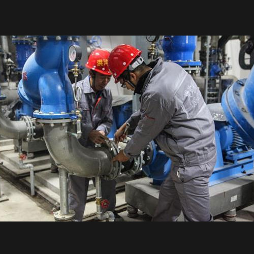 芜湖工厂设备维修现场